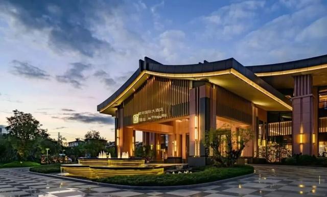 来普洱看“滇超联赛”，住哪更有性价比？丨看滇超 品普洱