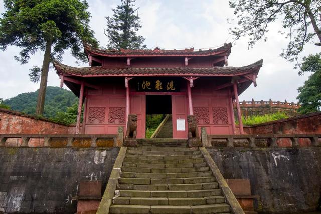 青山如黛,锦绣峨眉——峨眉山旅游攻略