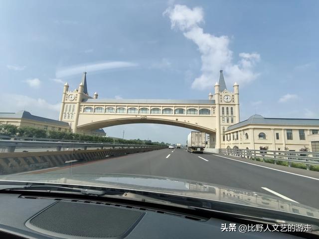 出关，千万避开京哈修路，车少景美；住锦州，独特视角看她的奇幻
