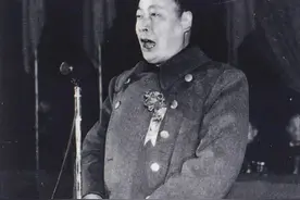 陈毅有一个特点，华野其他领导人都没有，所以能镇住几位老将图片