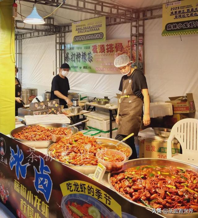 宁波老外滩夜市：中国经济的缩影