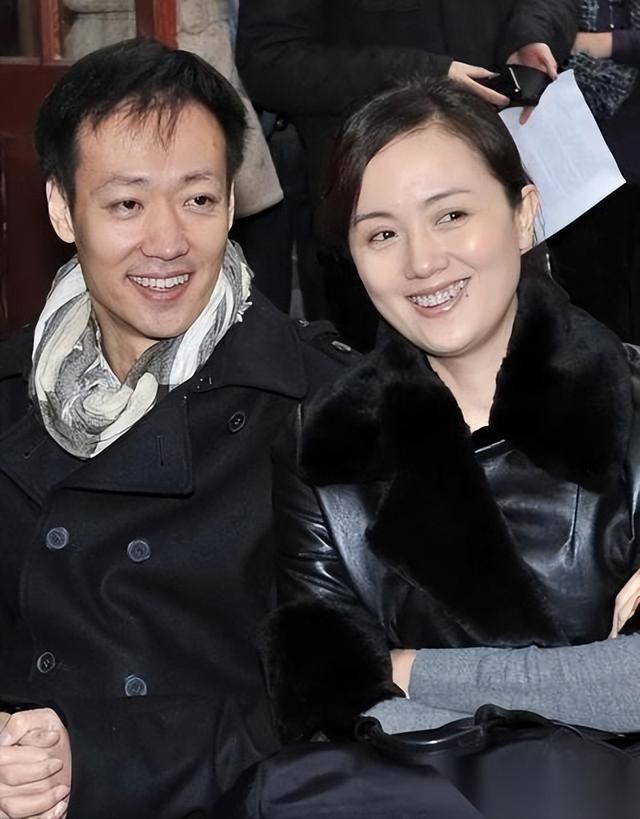 李乃文也没想到，朱媛媛离世仅半年，辛柏青已经走上了另一条路