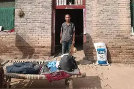 90后三姐妹凑60多万为农村父母建别墅：他们辛苦了一辈子，土坯房里住了三四十年图片