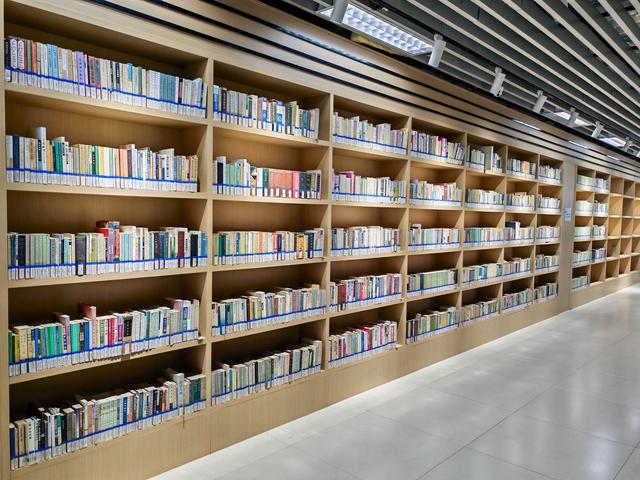 知识付费彻底死了，但“知识服务”的黄金十年，才刚开始