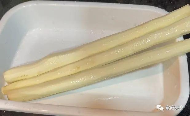 小孩可以喝花胶炖鸡汤吗 2026年花胶煲鸡小孩可以喝吗