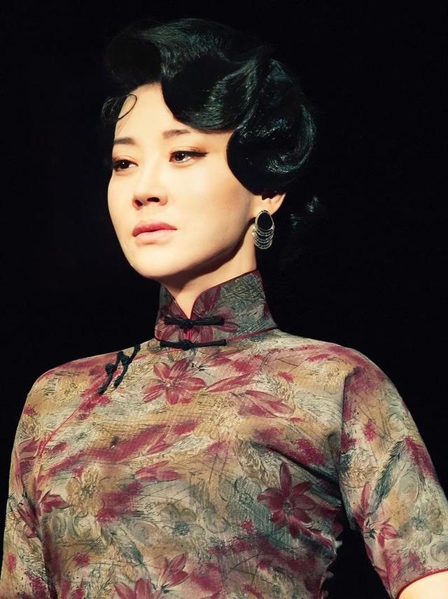 她一生 “风流成性、老少通吃”，撩汉无数，现如今56岁却依旧单身