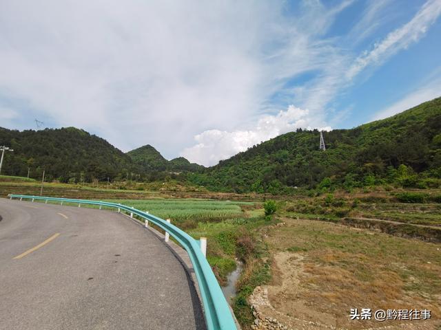 探险贵州深山原始溶洞，遇见一个躲匪洞、一座红军坟