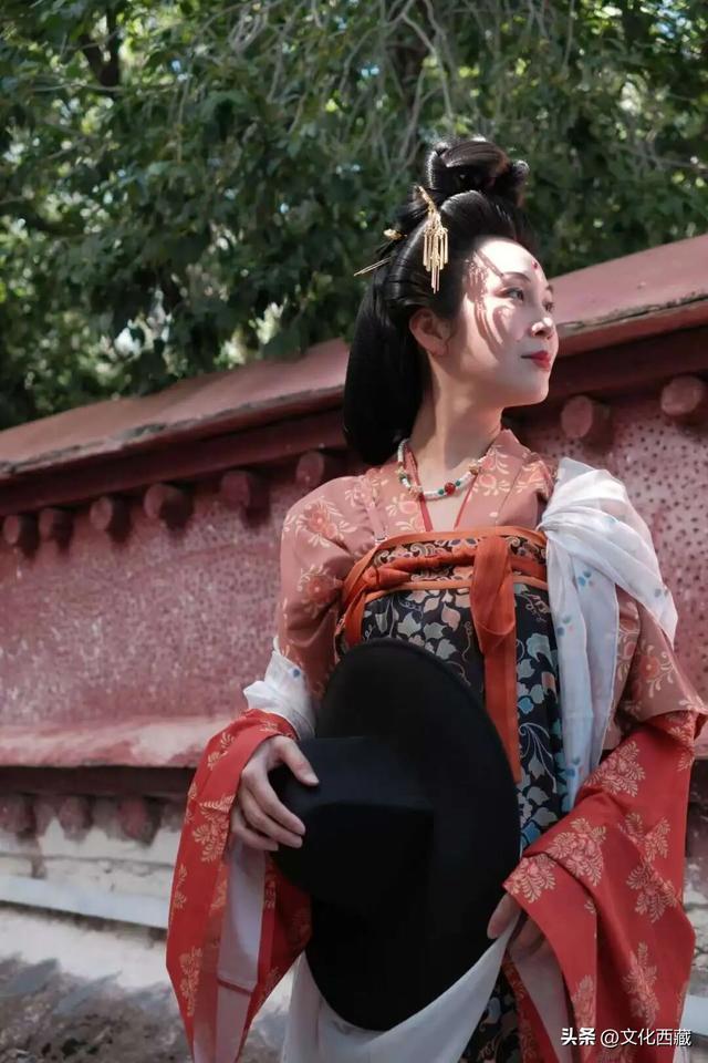 礼赞60年·我的西藏幸福映像 |穿上汉服走进哲蚌寺
