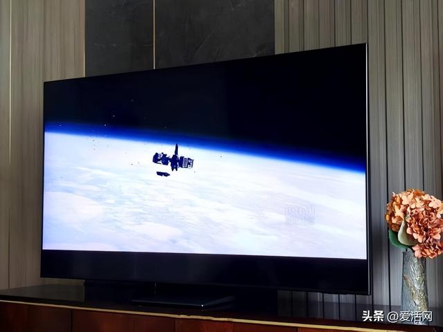 客厅「C位」争夺战，三星Neo QLED 4K QN85F凭什么让我一眼沦陷？
