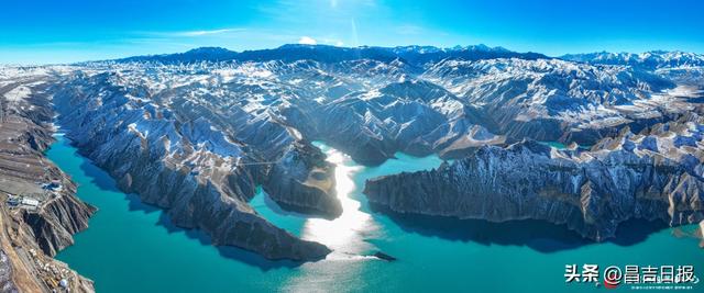 雪落肯斯瓦特！玛纳斯这片“水墨秘境”美到窒息