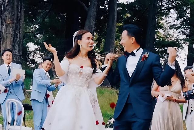 捞金？41岁舞都跳不动还开演唱会，本想回馈粉丝，全网却恶评如潮
