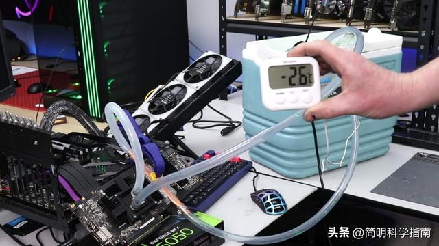 再见了曾经的神卡！GTX 1080ti水冷+超频，仍难敌入门级RTX 5050