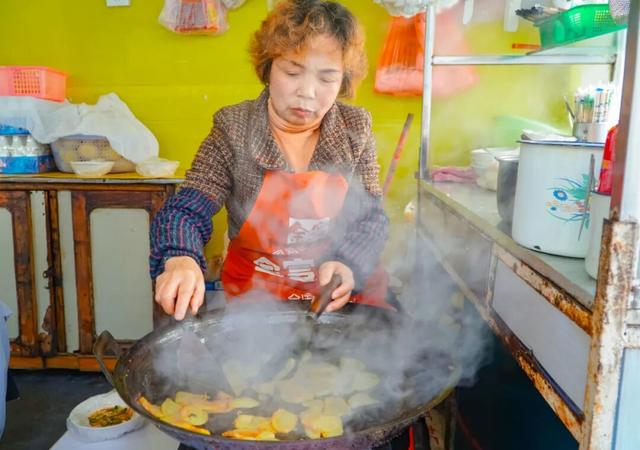 跟着赛事游遵义 │ 红花岗小巷里的宝藏小店，承包你的烟火胃！