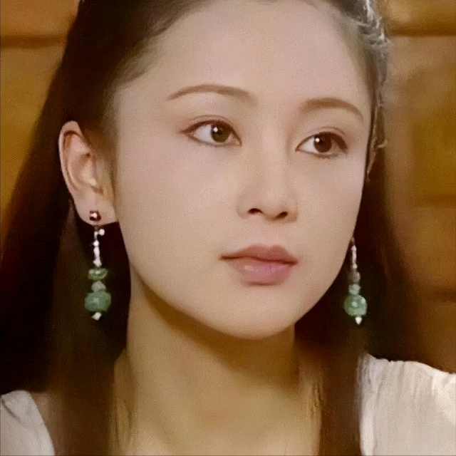 长得太美被导演占为己有，4年后生下大明星儿子，16就开始争光了