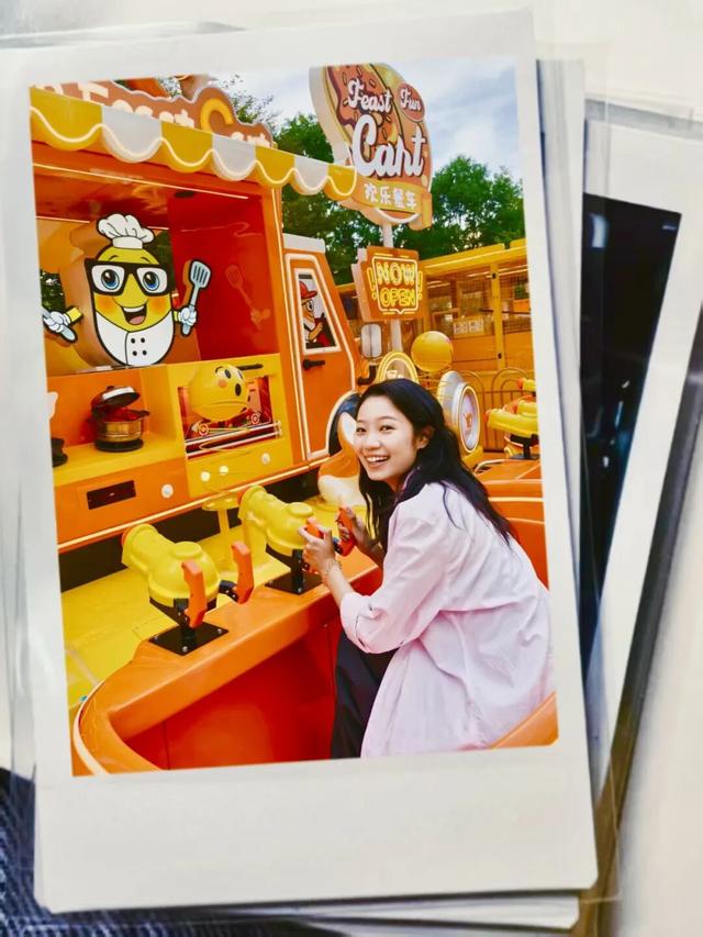 巨型B.Duck小黄鸭“登陆”北京通州万达广场