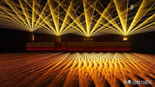本周五，韶关百年东街夏日清凉嘉年华暨夜市河堤灯光秀即将启幕！