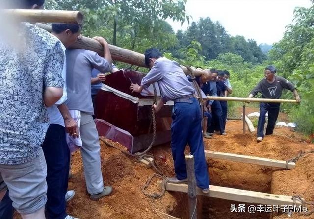 中央发出紧急通知！2023年农村殡葬改革,土葬改火葬，有哪些反转