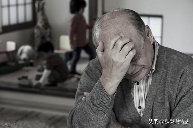 大伯要借20万给堂妹治病，我刚要答应，发现他名下还有两套房