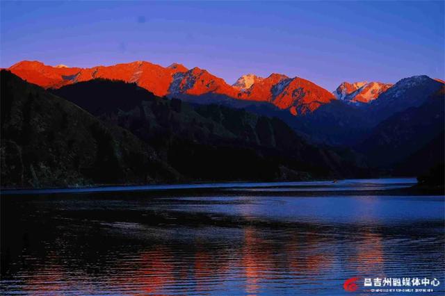 视觉·昌吉 | 天山天池：邂逅山水与夕阳的浪漫之约