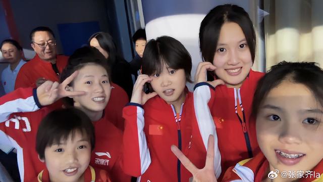 太突然！21岁奥运冠军宣布退役，曾搭档陈芋汐获金牌；13岁横空出世，一段可爱采访圈粉无数