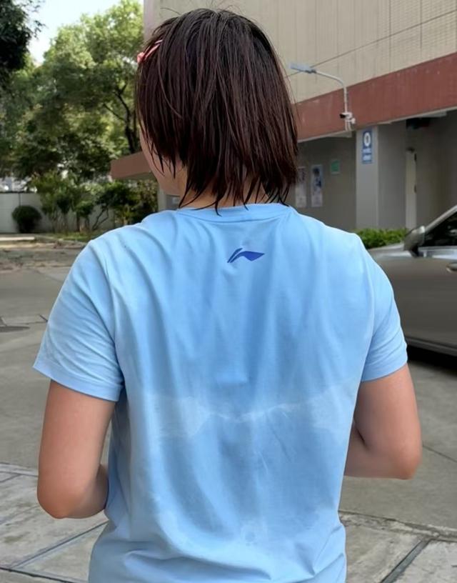 全红婵近照曝光，变瘦“打脸”黑粉，多个教练赞其训练刻苦