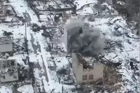 俄军发动进攻图片