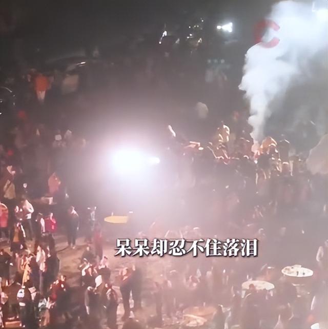 千人杀年猪爆火才几天，令人恶心的一幕就发生了	，网友：吃相难看
