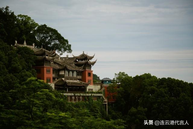 连云港应加速开发瀛洲镜空新景区，徒步瀛洲道赏碧海青山揽城中
