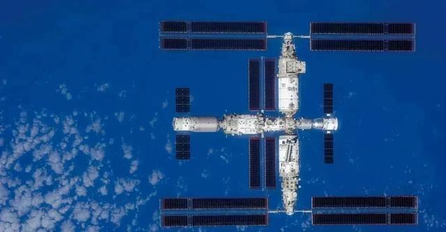 神舟二十一号发射:航天员张陆带队出征,为什么要在晚上发射?