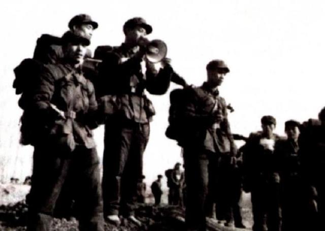 1976年，北京卫戍区副司令员邱巍高接到吴忠电话：你马上去中南海