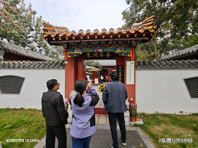 15分钟617人登顶龙亭大殿，传统观光景区迈向沉浸夜游的关键一步