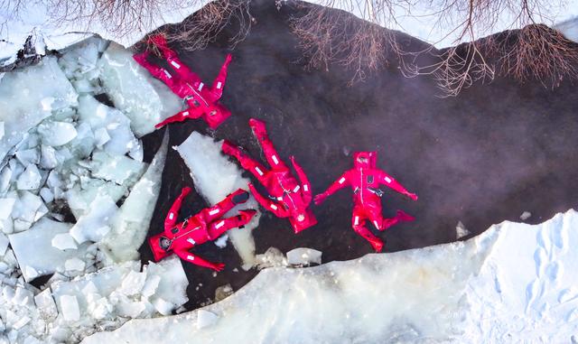 内蒙古呼伦贝尔：冰浮，不一样的冰雪体验