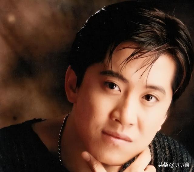 他8次上春晚	，作死被捕入狱，如今56岁无人问津，沦落到四处走穴