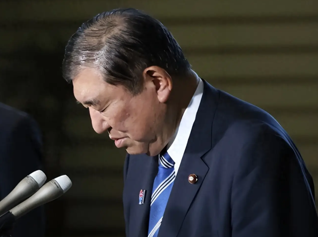 石破茂为何执意辞职