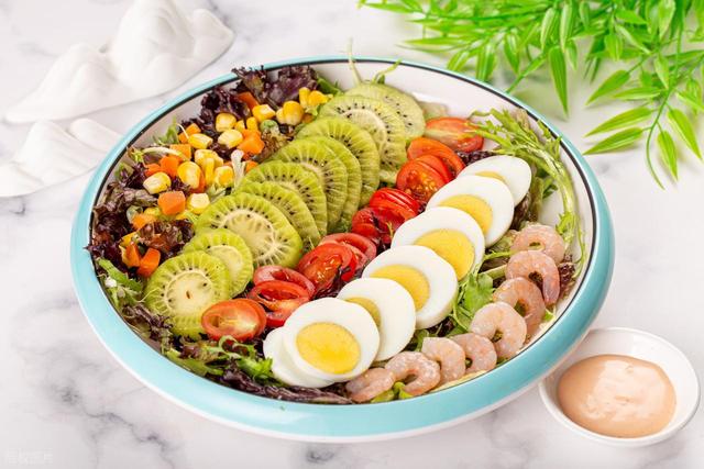 早起做到3个坚持，晚上3个不，让身体一天持续燃脂