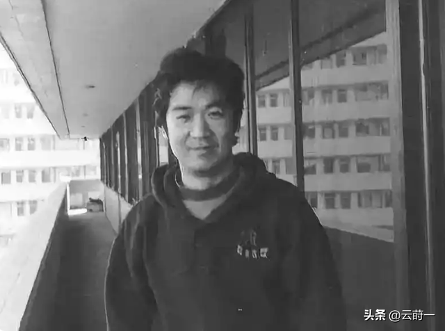 不到24小时，央媒四次点名张国立，王刚的话终于有人信了