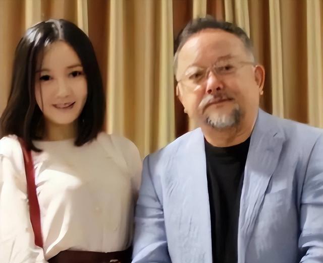 77 岁王刚的晚年：本以为有儿子能安度余生，如今却为养子操劳不停