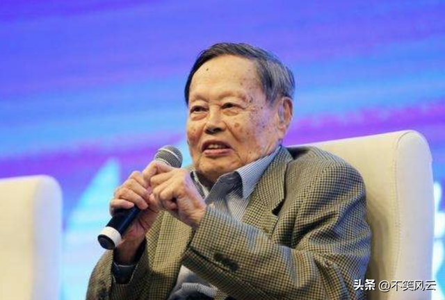 杨振宁离世仅2天，令人担心的事发生，原来翁帆一个字都没说错！