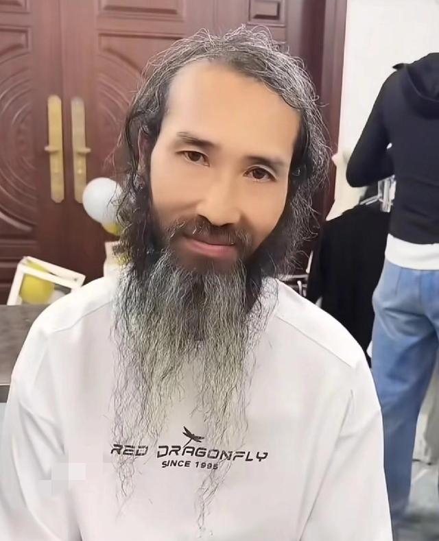 小松秋冬服爆卖，居然不靠新品