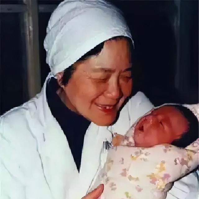 著名专家预言：试管婴儿寿命仅40年，那首例试管婴儿如今怎样了？