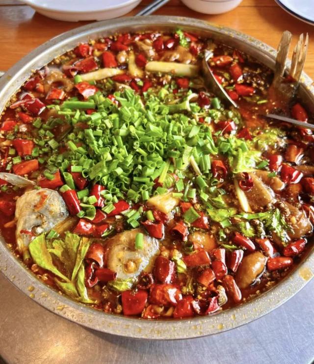 自驾2小时直达冷门小城，石刻举世闻名！美食超绝狂炫不腻！