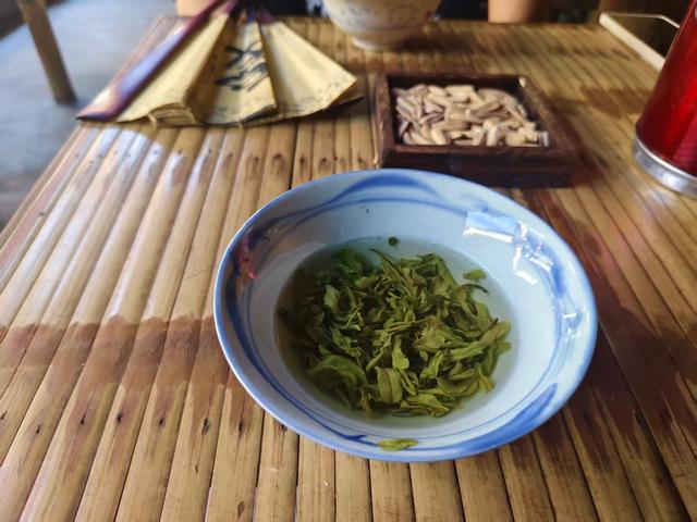 松阳不止有老村落，还有可以躺平、喝茶、吹风的老街