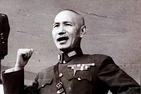 1925年蒋介石走进道观，老道士写下8字，多年后蒋才明白其中深意图片