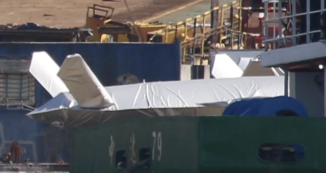 全球首创！076两攻携忠诚僚机上舰，中国海军解锁无人海战新范式