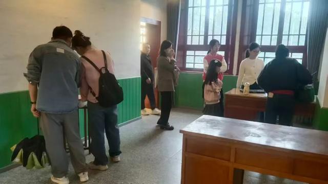 渭南火车站旧址博物馆“双节”假期人气火热 成市民游客打卡新地标