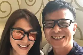 丧妻三年终于走出阴霾，62岁黄日华黄昏恋修成正果？图片