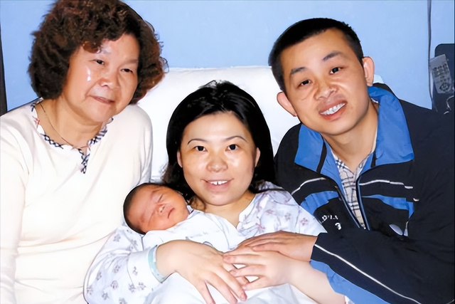 败光20亿、国籍问题、向洋人下跪，邓亚萍身上的标签到底是真是假