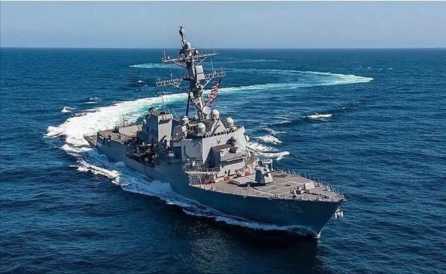 委内瑞拉致电中方后，油轮得到大批军舰护航，特朗普还是算漏一环