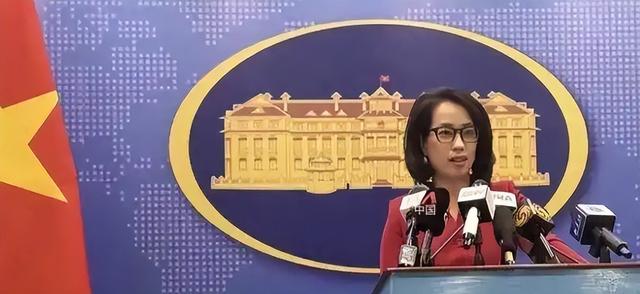 越南继续搞事情？出稀土新规后，越军舰穿台海，对华示威对美示好