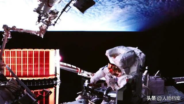 太空碎片威胁升级，神舟二十号飞船遭撞击，6名航天员能否长驻？